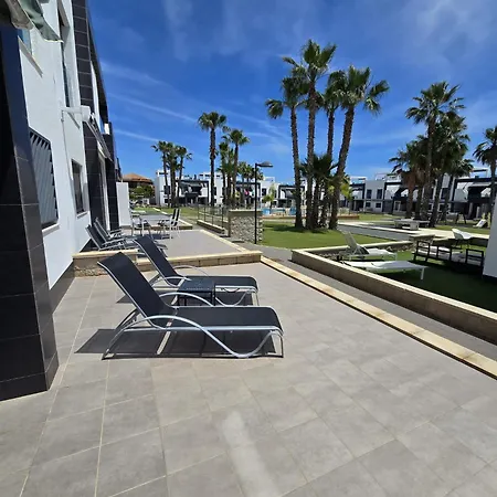 Lejlighed Oasis Ground Floor Overlooking The Pool And Garden Playa Flamenca